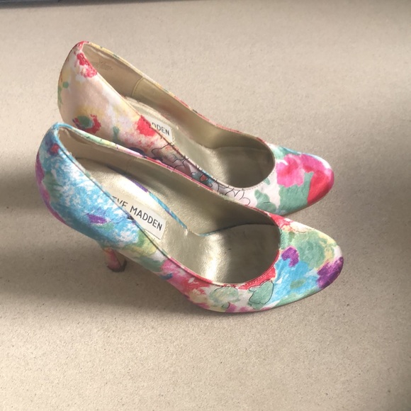 Steve Madden | Women's Floral pastel Heels - Picture 5 of 9